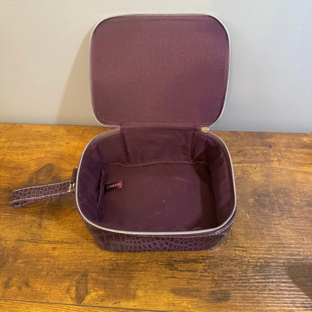 Clinique Purple‎ Embossed Wristlet